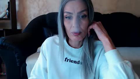 AshlineKatte online show from 7, 4, 2026