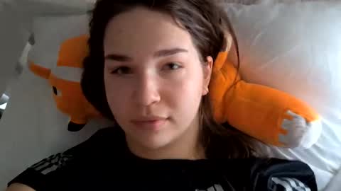 Snapshot of hornykitty_x chatting on 10, 5, 2026 Alisa and Mike online show from 10, 5, 2026