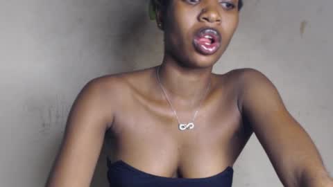 Snapshot of hornyslut_xx chatting on 12, 6, 2026 Bella online show from 12, 6, 2026