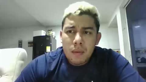 Snapshot of hot2512 chatting on 14, 1, 2026 hot2512 online show from 14, 1, 2026