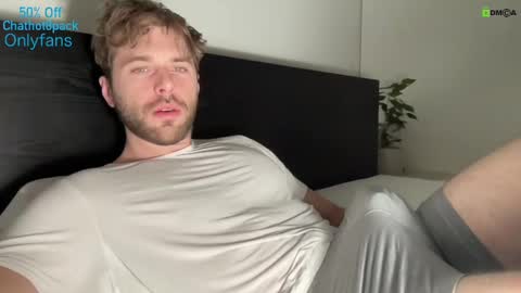 Snapshot of hot8pack01 chatting on 14, 12, 2024 Edward aka Wolf online show from 14, 12, 2024