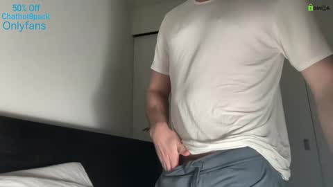 Snapshot of hot8pack01 chatting on 4, 3, 2025 Edward aka Wolf online show from 4, 3, 2025