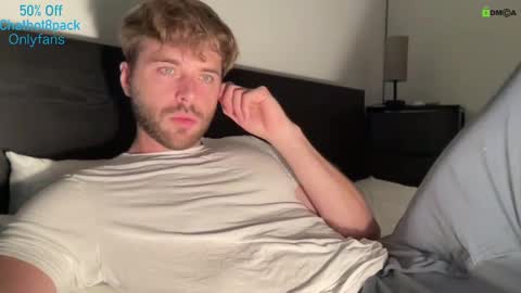 Snapshot of hot8pack01 chatting on 22, 9, 2025 Edward aka Wolf online show from 22, 9, 2025