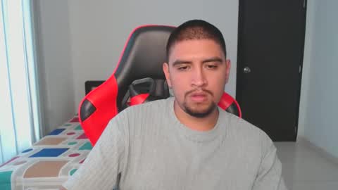 Snapshot of hot__husbands chatting on 25, 2, 2025 hot__husbands online show from 25, 2, 2025