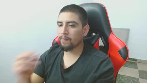 Snapshot of hot__husbands chatting on 12, 11, 2025 hot__husbands online show from 12, 11, 2025