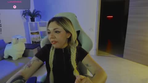   online show from 17, 12, 2025