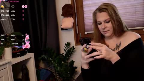 Snapshot of hot_beautiful_milf chatting on 10, 11, 2025 Joy online show from 10, 11, 2025