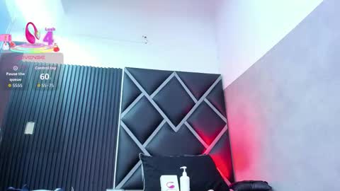 Snapshot of hot_boy_04 chatting on 26, 10, 2025 hot boy 04 online show from 26, 10, 2025