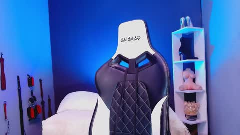 hot chocolate 4u online show from 5, 12, 2025