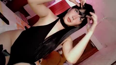 its me CLAUDIA online show from 7, 4, 2026