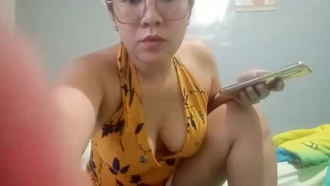 Snapshot of hot_emma1112 chatting on 23, 5, 2026 hot_emma1112 online show from 23, 5, 2026