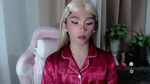 Snapshot of hot_khianna chatting on 27, 5, 2026 Khianna online show from 27, 5, 2026