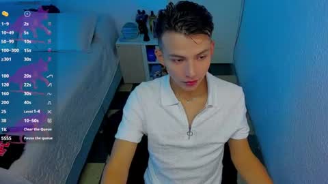 Snapshot of hot_latin_temptation chatting on 11, 6, 2026 Alejandro online show from 11, 6, 2026