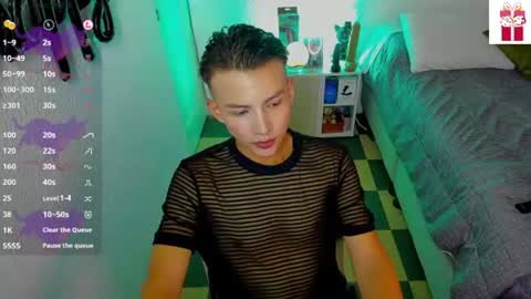 Snapshot of hot_latin_temptation chatting on 13, 7, 2026 Alejandro online show from 13, 7, 2026