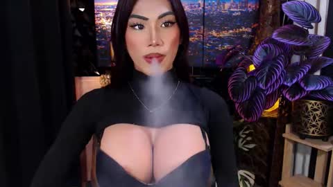 Julli Anna online show from 5, 12, 2025