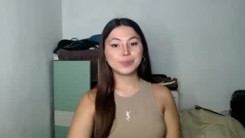 Snapshot of hot_precious_nikki chatting on 29, 4, 2026 Nikki online show from 29, 4, 2026