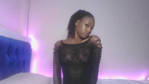 Snapshot of hot_sexxxy_girl chatting on 23, 6, 2026 Milly online show from 23, 6, 2026