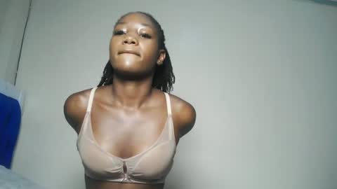 Snapshot of hot_sexxxy_girl chatting on 16, 7, 2026 Milly online show from 16, 7, 2026