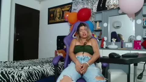 Snapshot of hot_sexy_bunny chatting on 8, 5, 2026 hot sexy bunny online show from 8, 5, 2026