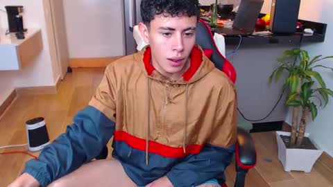 Snapshot of hot_twinks83 chatting on 16, 9, 2025 hot_twinks83 online show from 16, 9, 2025