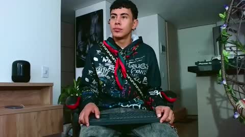 Snapshot of hot_twinks83 chatting on 30, 9, 2025 hot_twinks83 online show from 30, 9, 2025