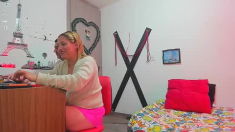 hotandfierylatinos online show from 3, 3, 2025