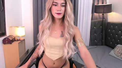 Snapshot of hotasian_janella chatting on 28, 5, 2026 janella and ken online show from 28, 5, 2026
