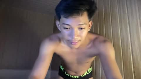 Snapshot of hotasian_jerome chatting on 15, 5, 2026 hotasian_jerome online show from 15, 5, 2026