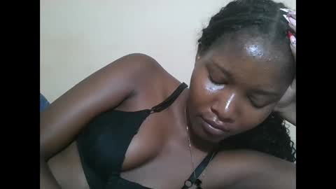 Snapshot of hotbabbee chatting on 17, 5, 2026 love online show from 17, 5, 2026