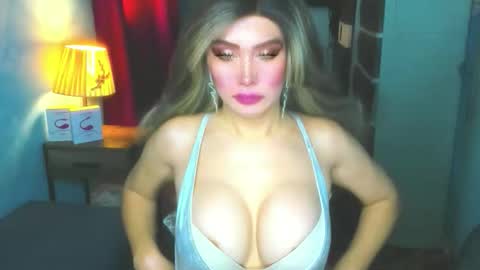 Snapshot of hotbabe_tanya chatting on 19, 4, 2026 T A N Y A online show from 19, 4, 2026