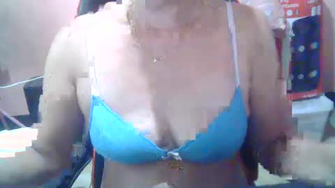 Snapshot of hotbetty_45 chatting on 2, 3, 2025 hotbetty_45 online show from 2, 3, 2025