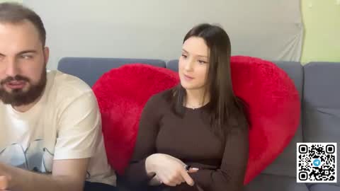 Snapshot of hotduoplay chatting on 23, 4, 2026 Max and Alina online show from 23, 4, 2026