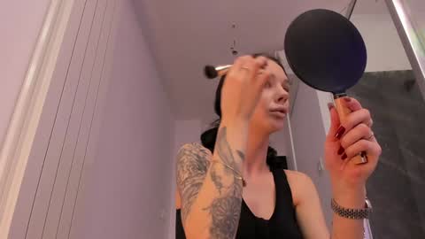 hotfallingdevil online show from 17, 2, 2026