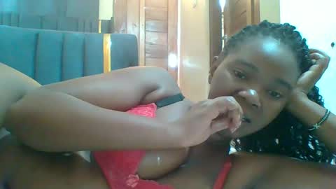 Snapshot of hotgodees chatting on 12, 6, 2026 Queen online show from 12, 6, 2026