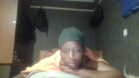 Snapshot of hotguyy001 chatting on 17, 2, 2025 hotguyy001 online show from 17, 2, 2025