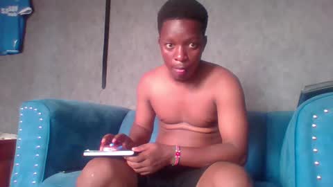 Snapshot of hotguyy001 chatting on 12, 3, 2025 hotguyy001 online show from 12, 3, 2025