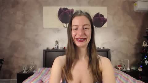 Snapshot of hotilia18 chatting on 13, 12, 2025 Lia online show from 13, 12, 2025