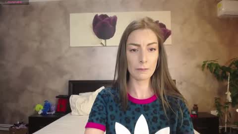 Snapshot of hotilia18 chatting on 24, 5, 2026 Lia online show from 24, 5, 2026