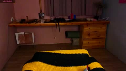 Snapshot of hotlaracroft chatting on 26, 5, 2026 Allison online show from 26, 5, 2026