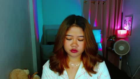 Layla online show from 27, 2, 2025