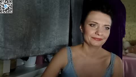 hotmamaqueen234 online show from 16, 4, 2026