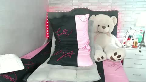 Snapshot of hotmaniacts chatting on 16, 12, 2024 HotTrannyCock online show from 16, 12, 2024