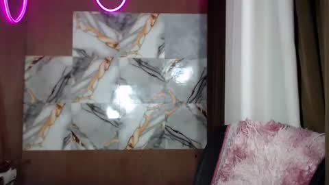 Snapshot of hotmorena_finger chatting on 19, 5, 2026 Analiza online show from 19, 5, 2026