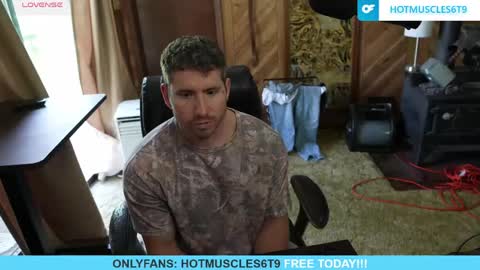 Snapshot of hotmuscles6t9 chatting on 1, 5, 2026 hotmuscles6t9 online show from 1, 5, 2026