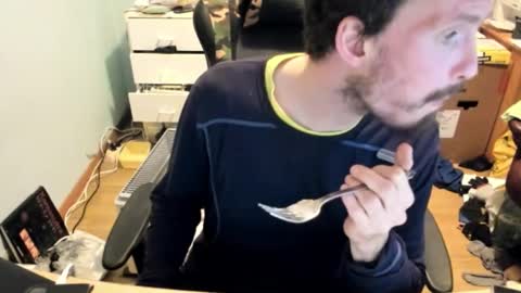 Snapshot of hotsummer1996 chatting on 28, 11, 2025 hot online show from 28, 11, 2025