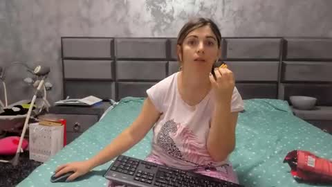 hottalicia2 online show from 8, 12, 2024