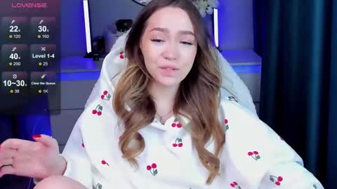 hello Im Eva online show from 12, 11, 2025