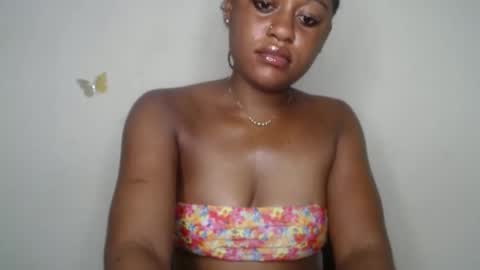Snapshot of hottie_ebonie chatting on 1, 11, 2025 Ella online show from 1, 11, 2025