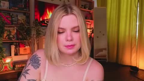 Snapshot of hottie_jane chatting on 10, 4, 2026 Jane online show from 10, 4, 2026