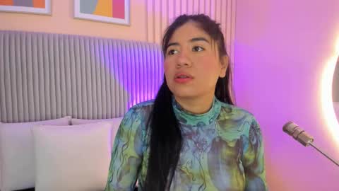 Snapshot of hottie_mine_ chatting on 22, 10, 2025 2pm - 9pm GMT-5 online show from 22, 10, 2025